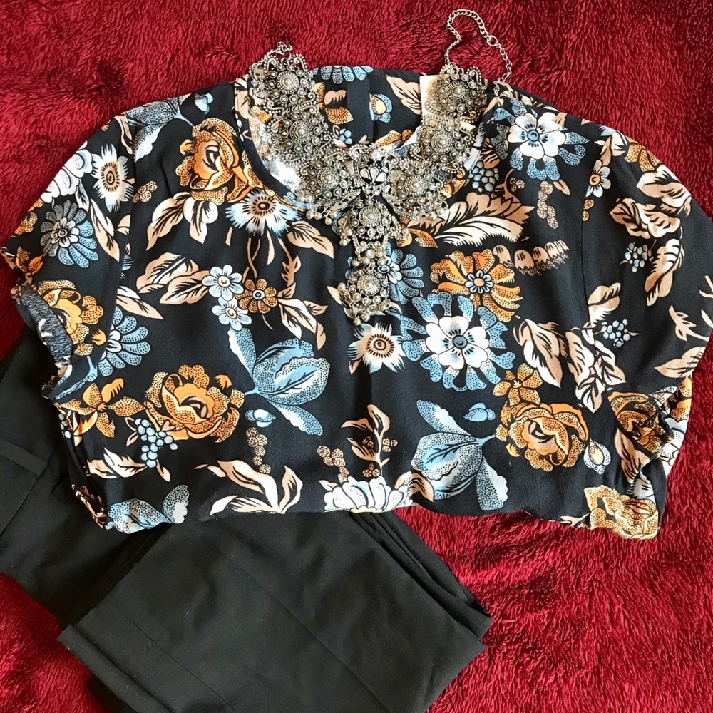 H&M Blue Floral Top - Size: 2 EUC - Picture 1 of 4